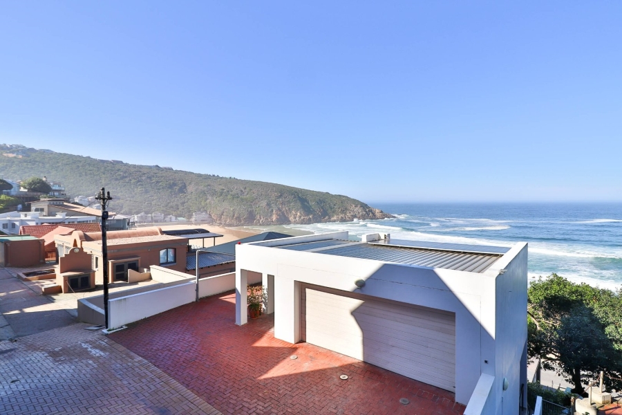 5 Bedroom Property for Sale in Herolds Bay Western Cape